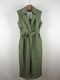 Sleeveless long trench coat with buckle